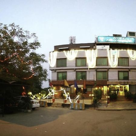 Hotel Pak Continental Islamabad Exterior photo